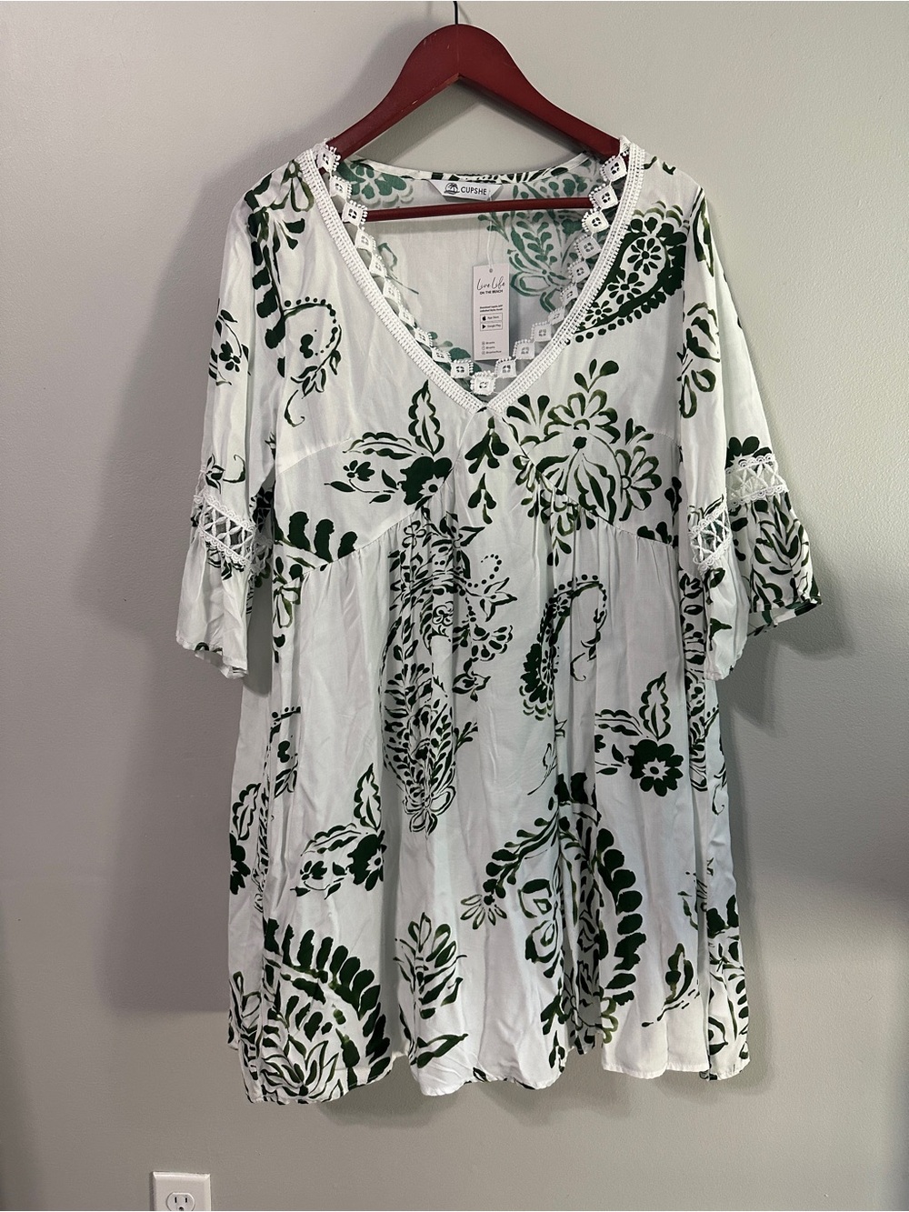 NWT Cupshe Womens Swim Cover Up Medium Green Paisley Short Sleeve Resort